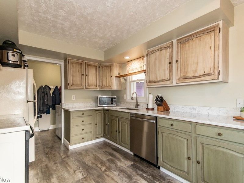 6009 Campbell Road, Mentor on the Lake, OH 44060 Photo 9