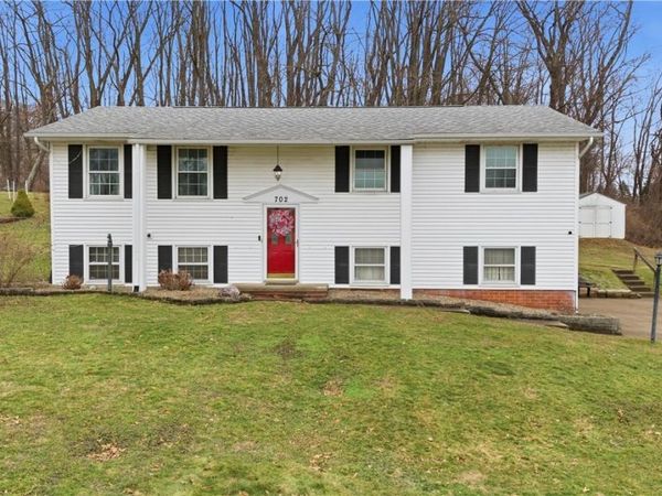 702 Perry Drive NW, Canton, OH 44708