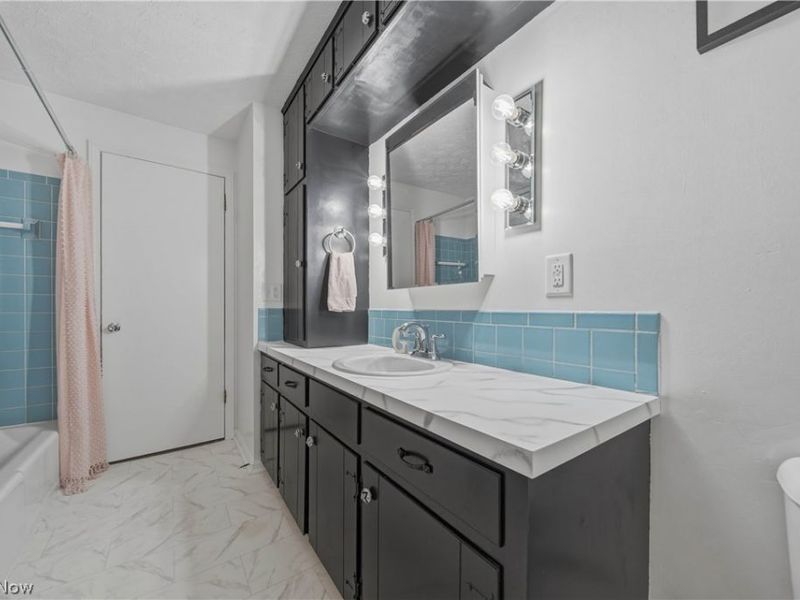 702 Perry Drive NW, Canton, OH 44708 Photo 19