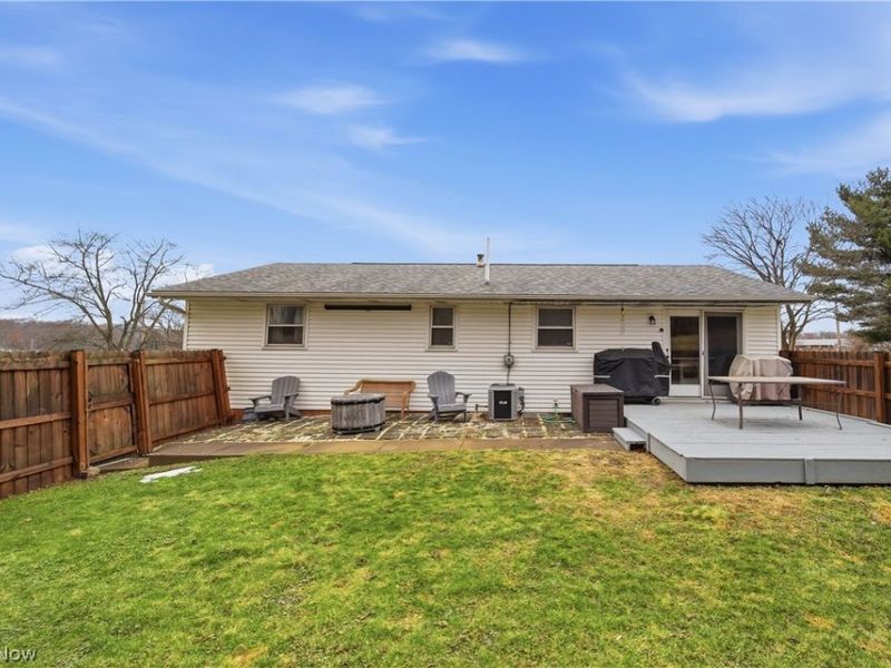 702 Perry Drive NW, Canton, OH 44708 Photo 2