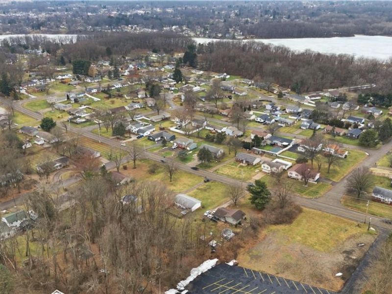 702 Perry Drive NW, Canton, OH 44708 Photo 33