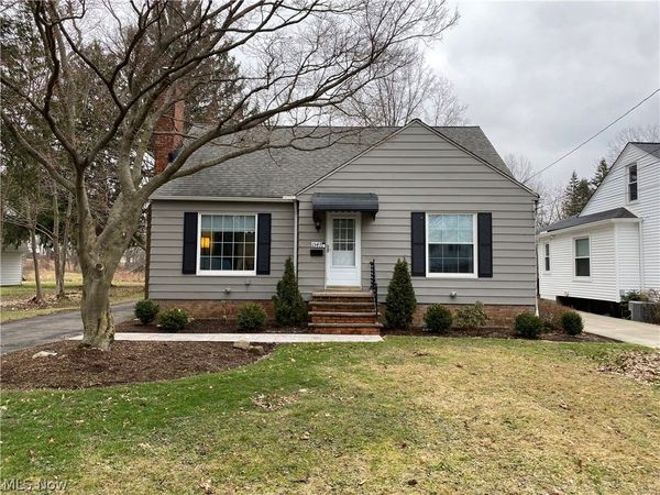 1547 Sunview Road, Lyndhurst, OH 44124