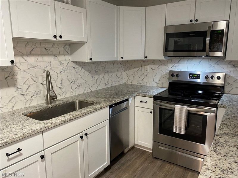 1547 Sunview Road, Lyndhurst, OH 44124 Photo 6