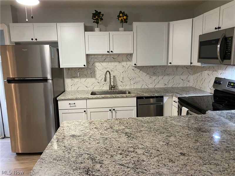 1547 Sunview Road, Lyndhurst, OH 44124 Photo 7