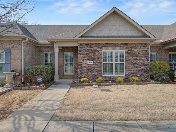 18 Atherton Circle SW, Huntsville, AL 35824