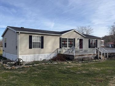 136 E Railroad Street, Hustonville, KY 40437