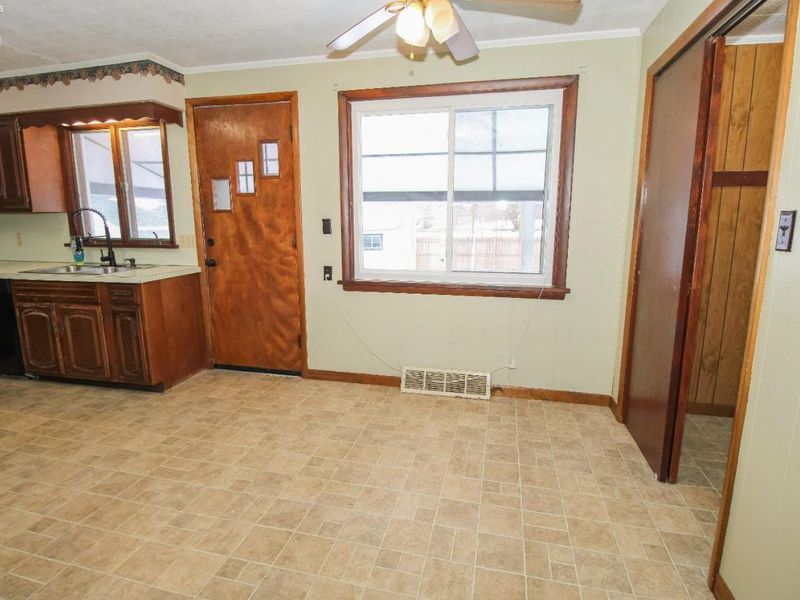 135 Attwood Terrace, Bellevue, OH 44811 Photo 18