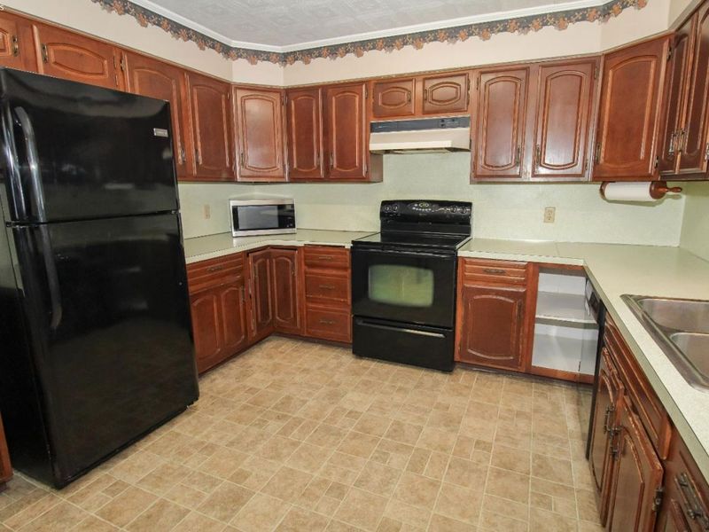 135 Attwood Terrace, Bellevue, OH 44811 Photo 19