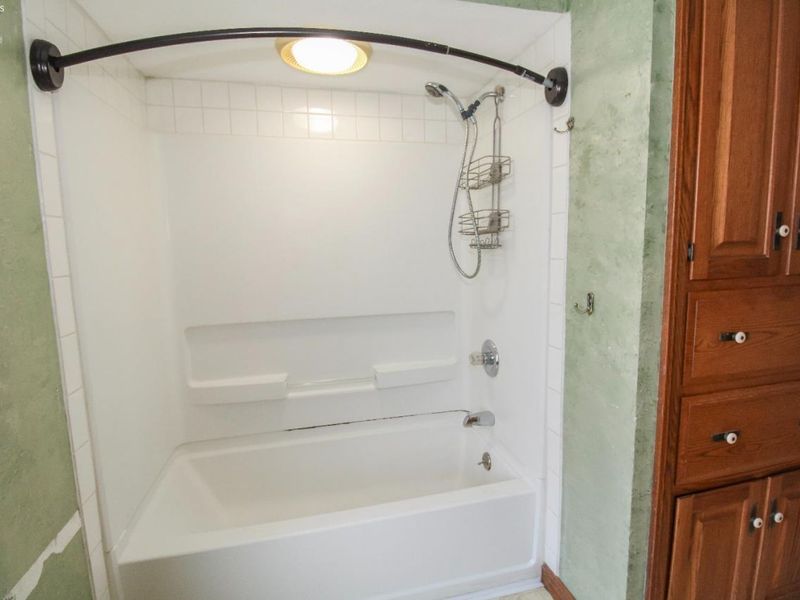 135 Attwood Terrace, Bellevue, OH 44811 Photo 40