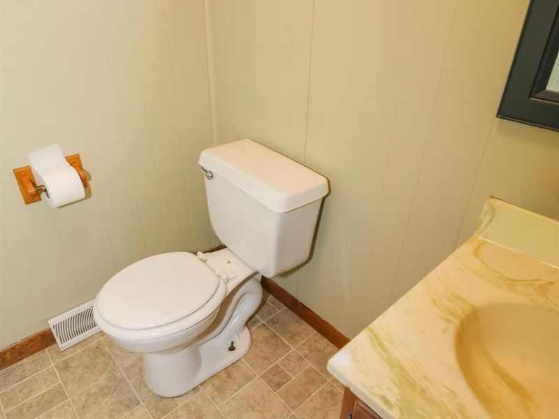 135 Attwood Terrace, Bellevue, OH 44811 Photo 46