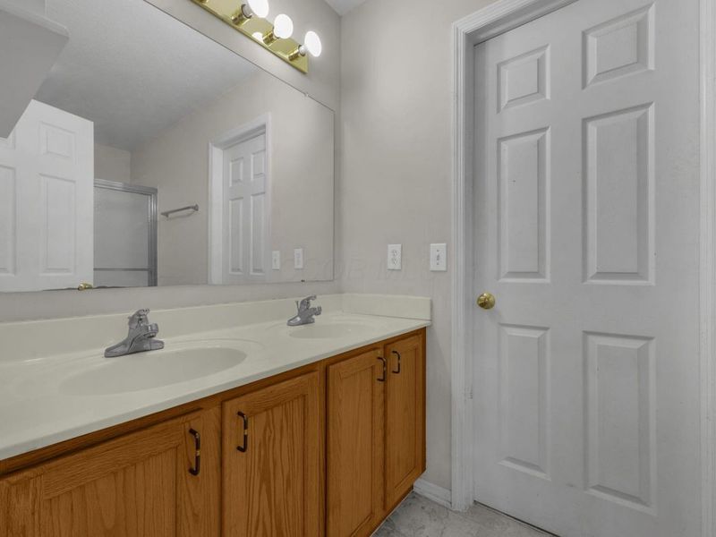 2390 Village At Bexley Drive, Columbus, OH 43209 Photo 9