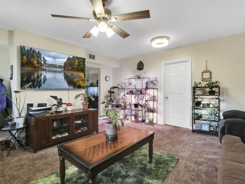 18 W Center Street , London, OH 43140 Photo 10