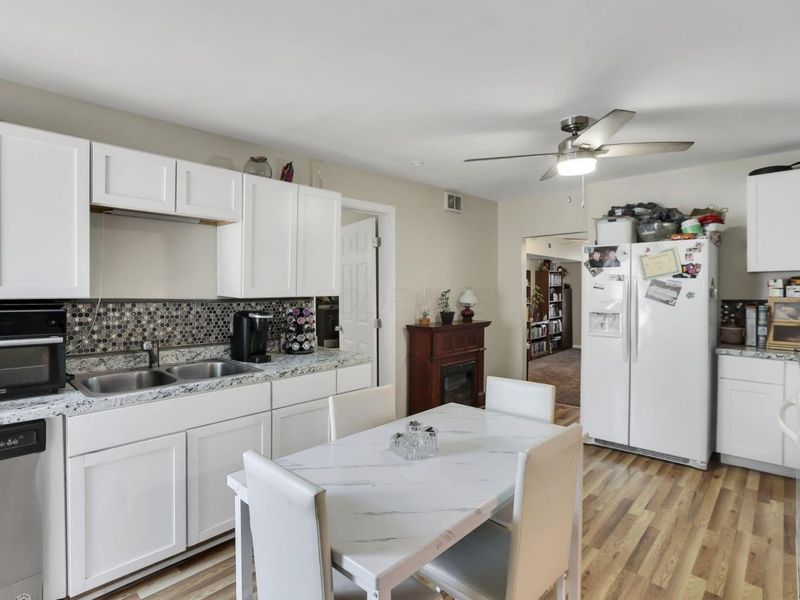 18 W Center Street , London, OH 43140 Photo 17