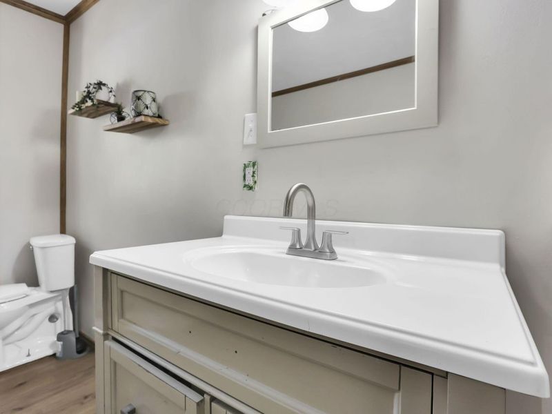 18 W Center Street , London, OH 43140 Photo 24