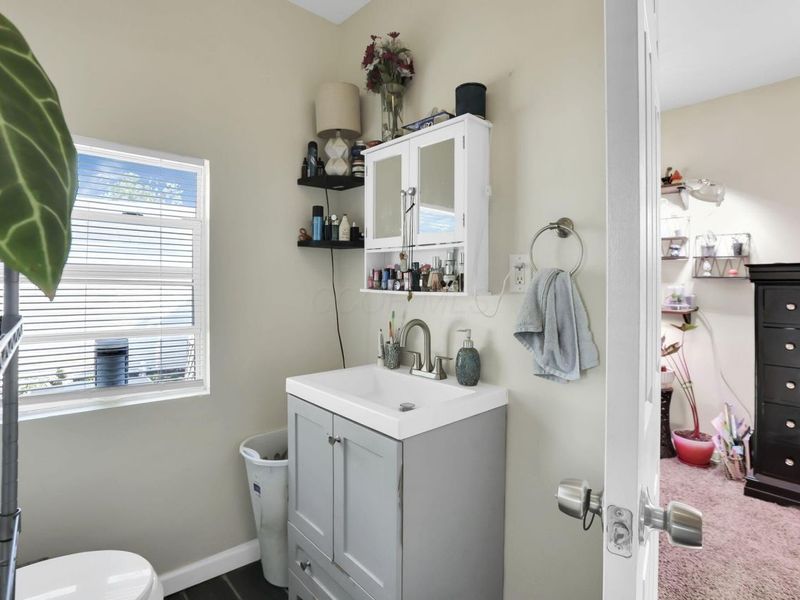 18 W Center Street , London, OH 43140 Photo 31