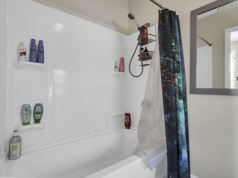 18 W Center Street , London, OH 43140 Photo 33