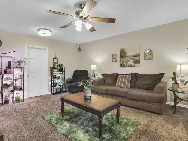 18 W Center Street , London, OH 43140 Photo 7