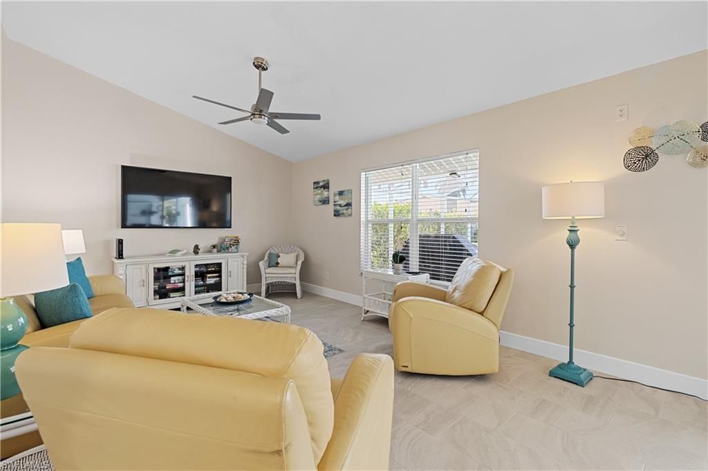 1832 Palaco Grande Pkwy, Cape Coral, FL 33904 Photo