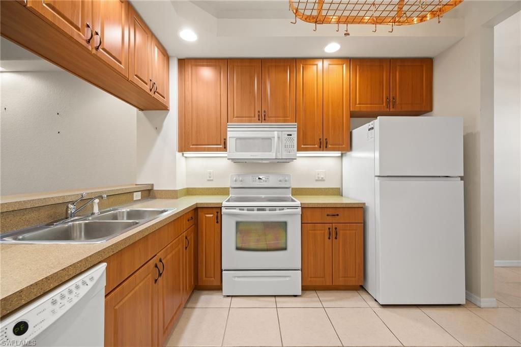 1105 Van Loon Commons Cir, Unit 304, Cape Coral, FL 33909 Photo