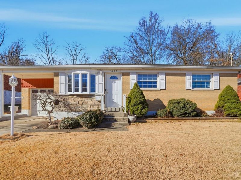 5727 kroegermount Drive, Cincinnati, OH 45239 Photo 1