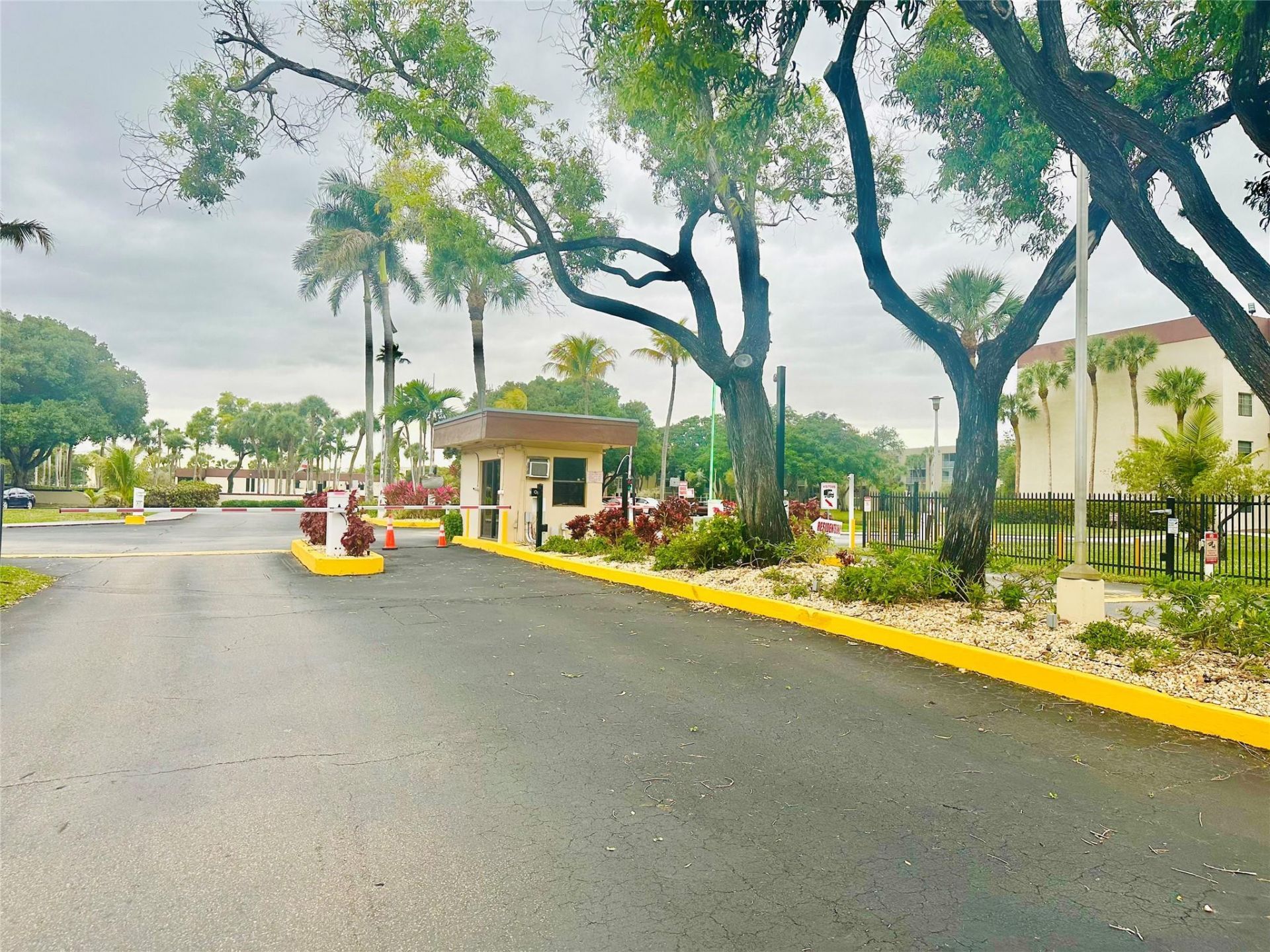 3341 NW 47th Terrace, Unit 306, Lauderdale Lakes, FL 33319 Photo