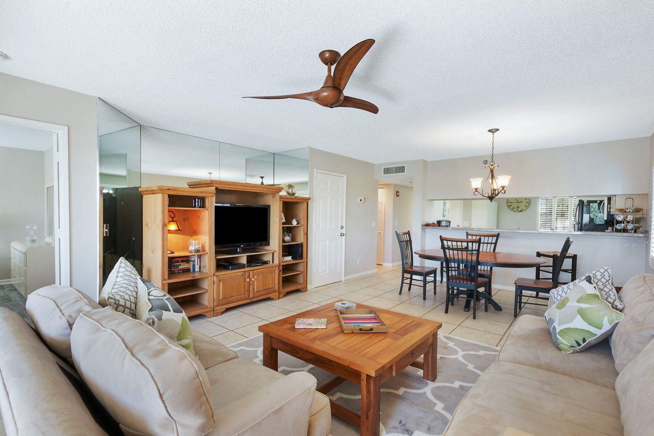 275 Palm Avenue, Unit A201, Jupiter, FL 33477 Photo