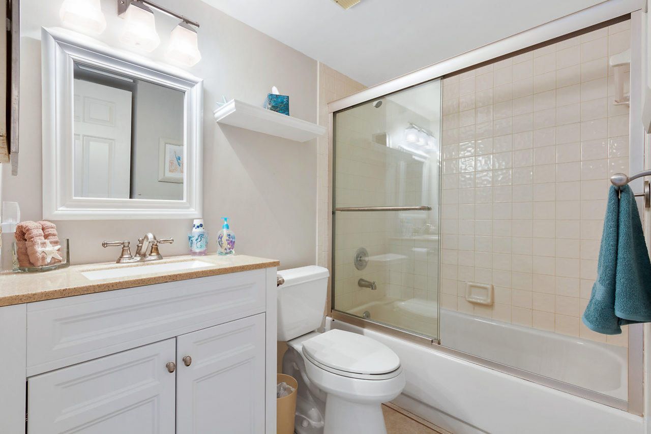275 Palm Avenue, Unit A201, Jupiter, FL 33477 Photo