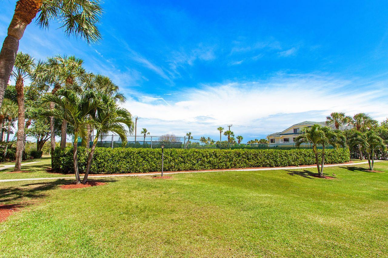 275 Palm Avenue, Unit A201, Jupiter, FL 33477 Photo