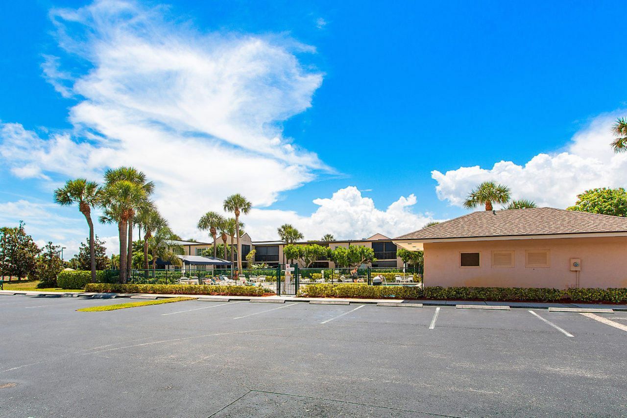 275 Palm Avenue, Unit A201, Jupiter, FL 33477 Photo