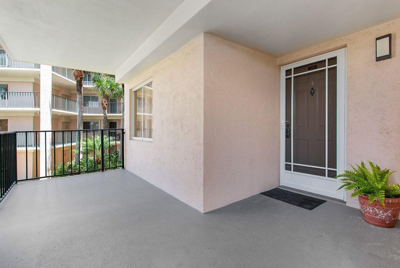 275 Palm Avenue, Unit A201, Jupiter, FL 33477 Photo