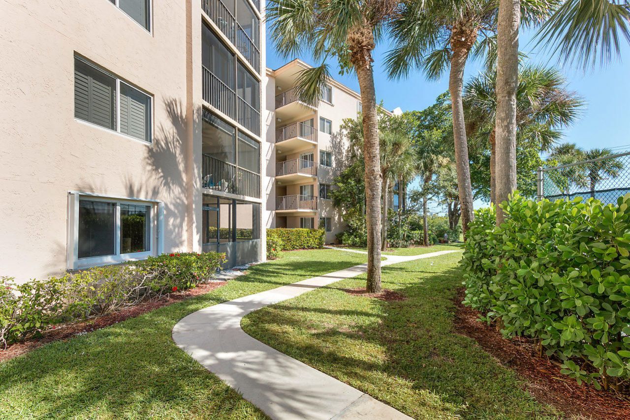 275 Palm Avenue, Unit A201, Jupiter, FL 33477 Photo