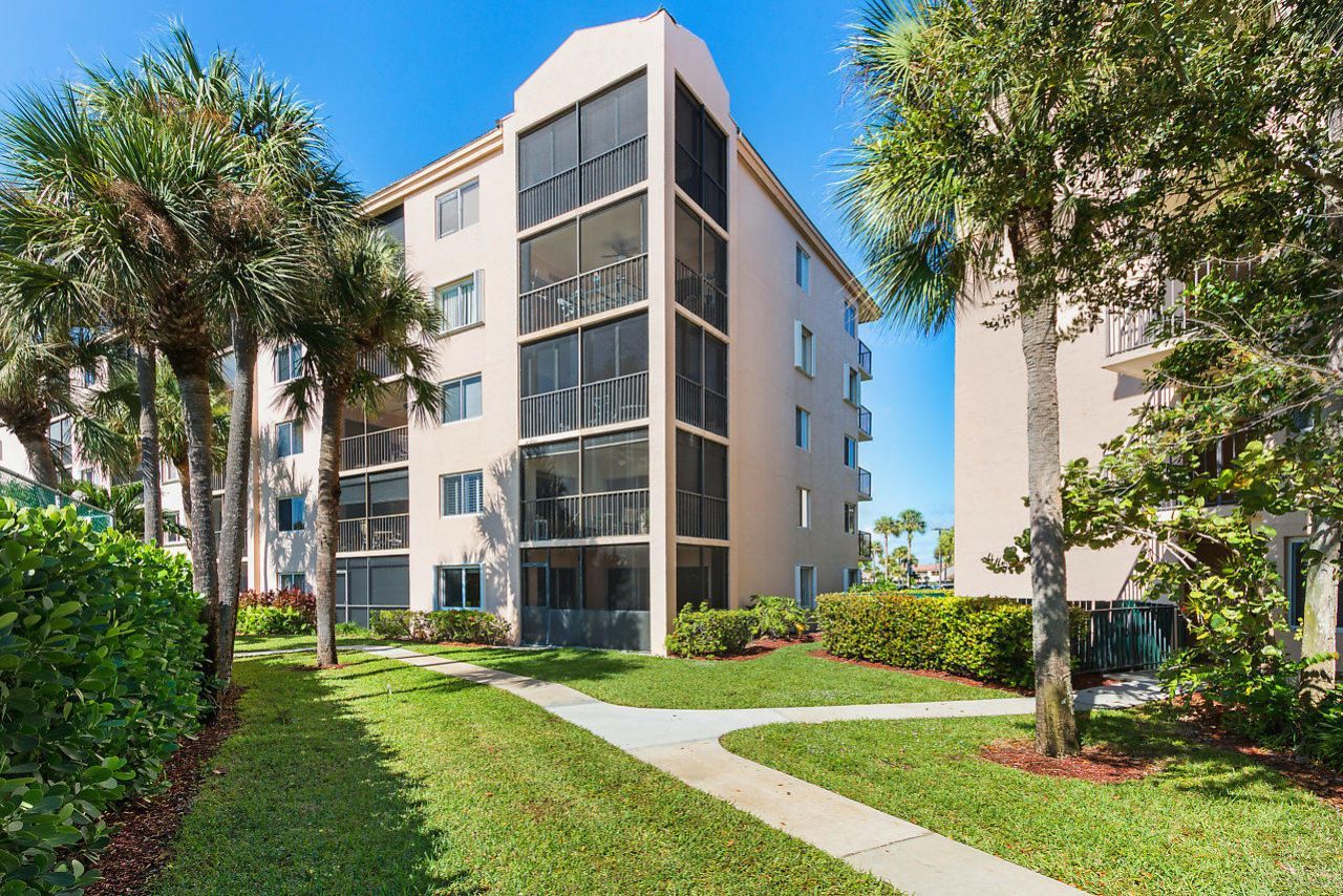 275 Palm Avenue, Unit A201, Jupiter, FL 33477 Photo
