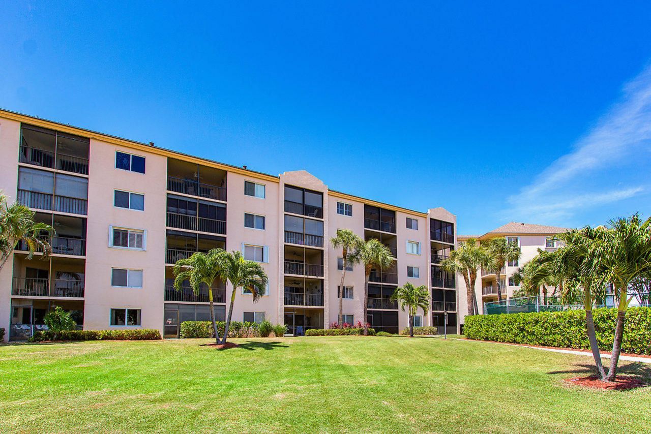275 Palm Avenue, Unit A201, Jupiter, FL 33477 Photo