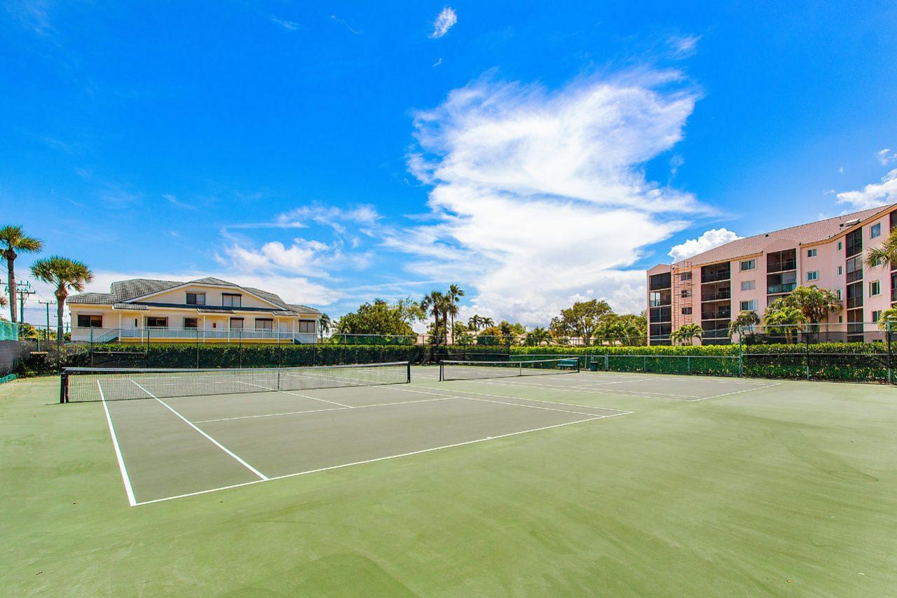 275 Palm Avenue, Unit A201, Jupiter, FL 33477 Photo
