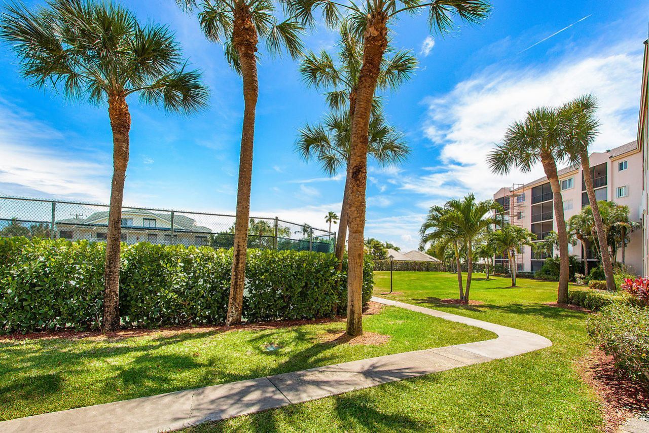 275 Palm Avenue, Unit A201, Jupiter, FL 33477 Photo
