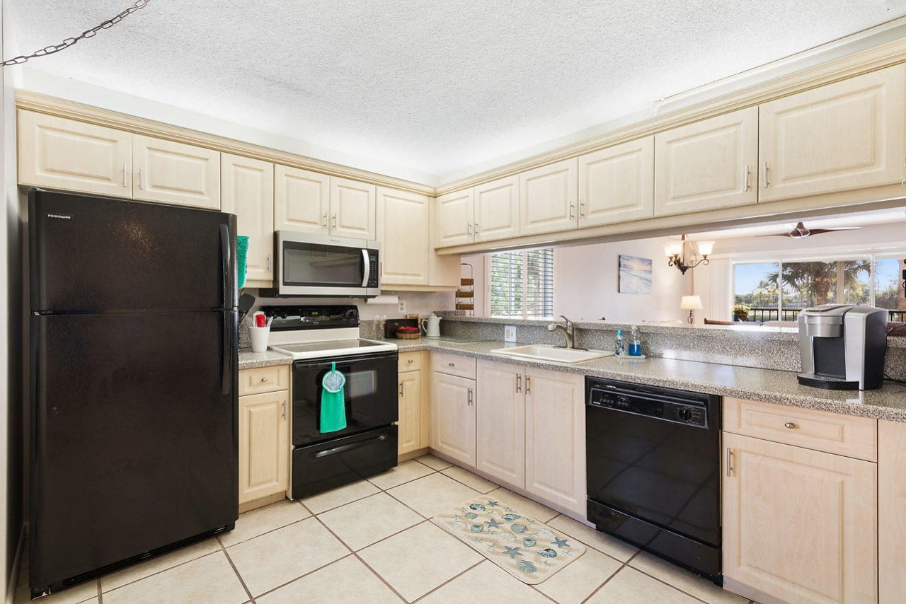 275 Palm Avenue, Unit A201, Jupiter, FL 33477 Photo