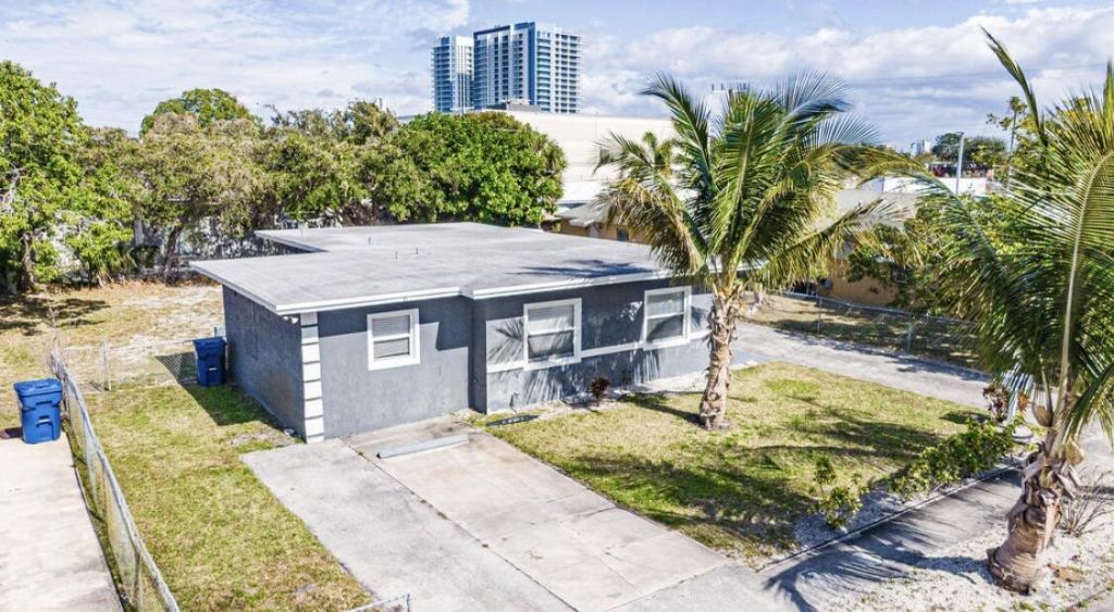 112 W 34th Street, Unit 2, Riviera Beach, FL 33404 Photo