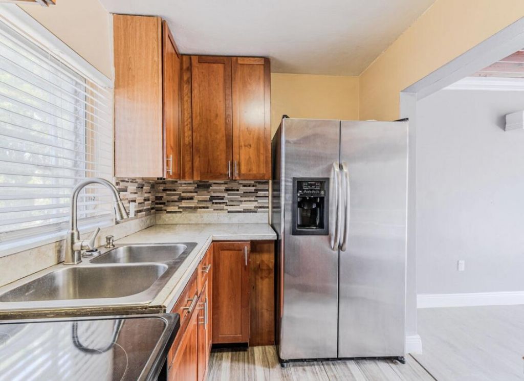 112 W 34th Street, Unit 2, Riviera Beach, FL 33404 Photo