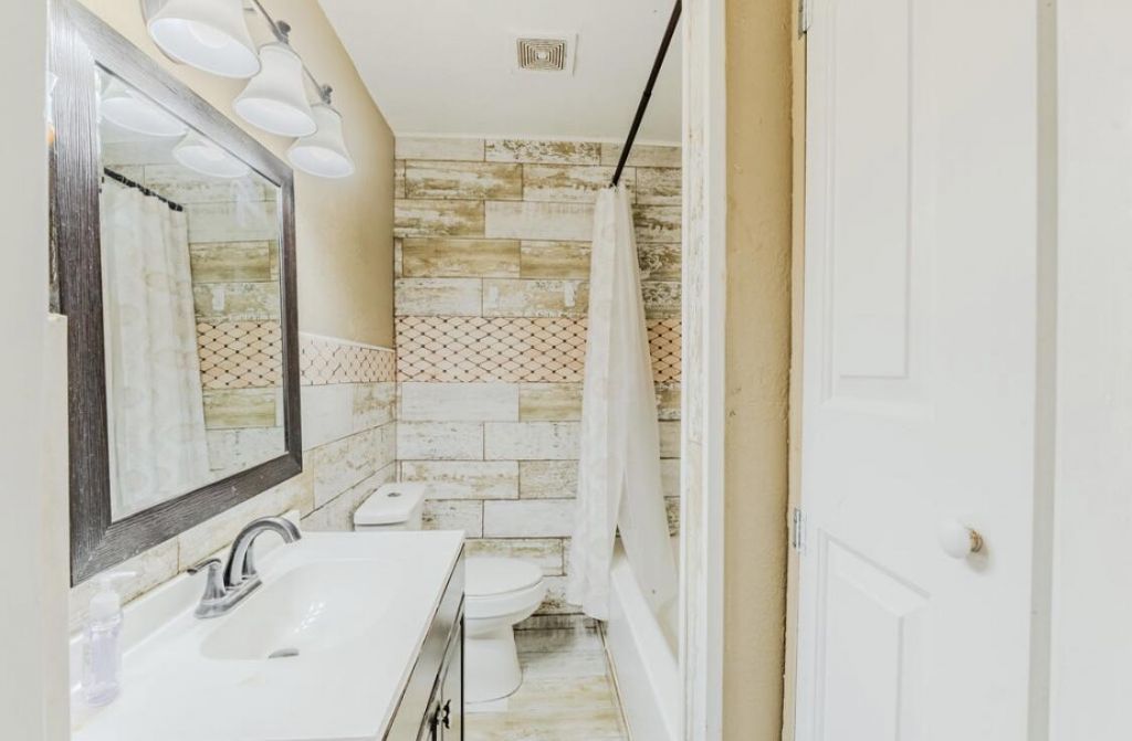 112 W 34th Street, Unit 1, Riviera Beach, FL 33404 Photo