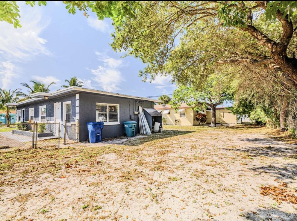 112 W 34th Street, Unit 1, Riviera Beach, FL 33404 Photo