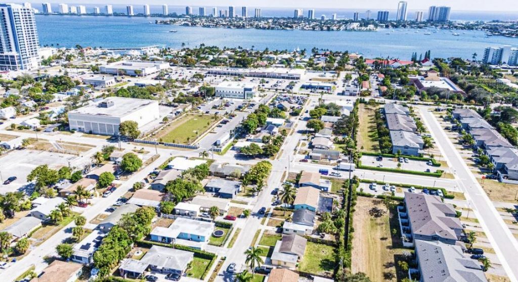 112 W 34th Street, Unit 1, Riviera Beach, FL 33404 Photo