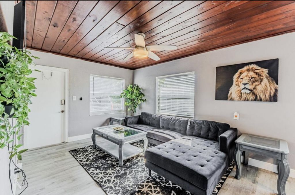 112 W 34th Street, Unit 1, Riviera Beach, FL 33404 Photo