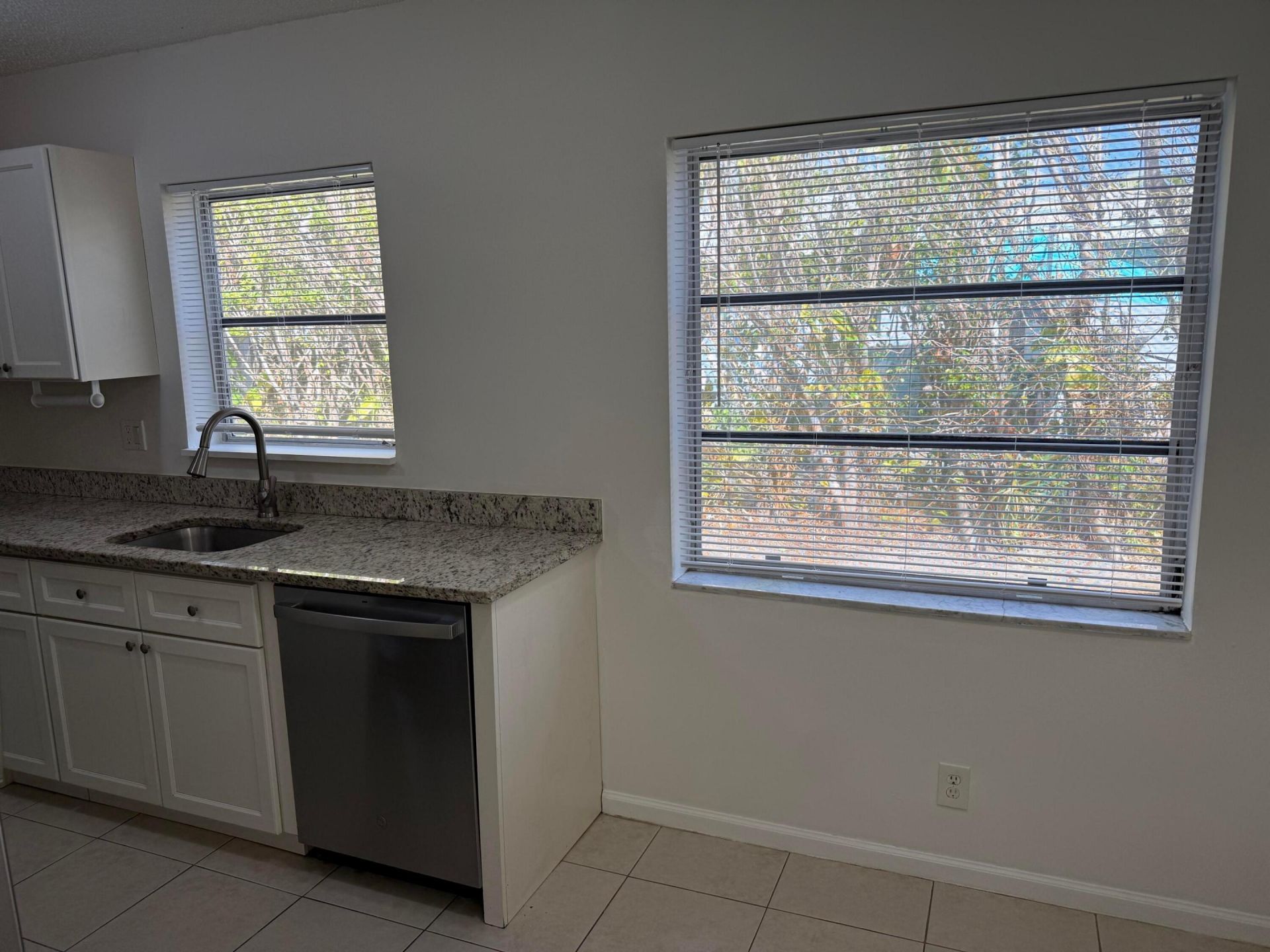 6575 NE 7th Avenue, Boca Raton, FL 33487 Photo