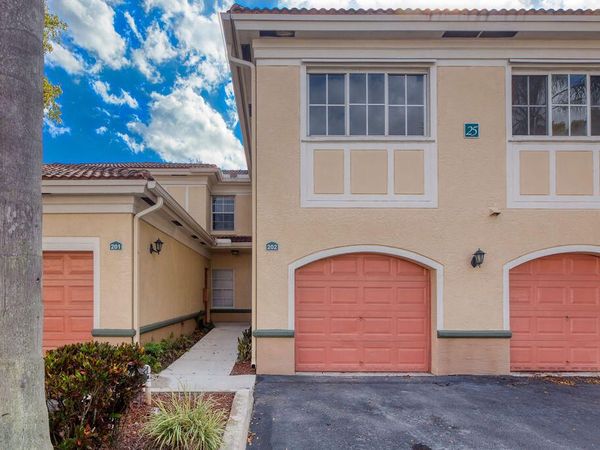 2400 Centergate Dr, Unit 202, Miramar, FL 33025