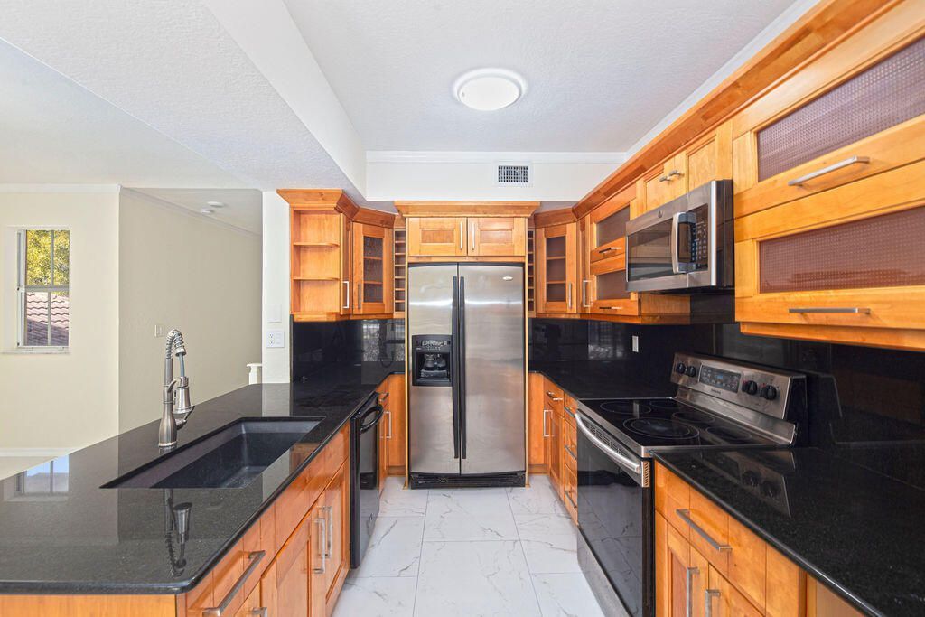 2400 Centergate Dr, Unit 202, Miramar, FL 33025 Photo