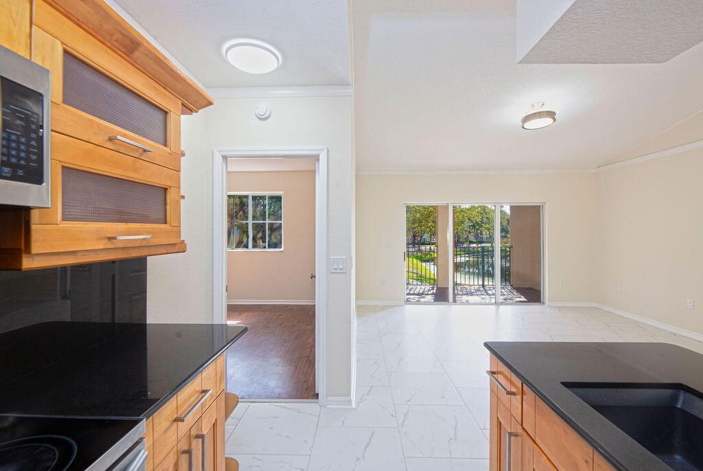 2400 Centergate Dr, Unit 202, Miramar, FL 33025 Photo