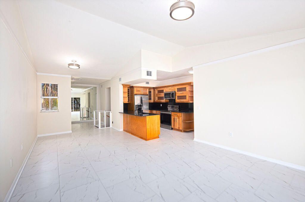 2400 Centergate Dr, Unit 202, Miramar, FL 33025 Photo