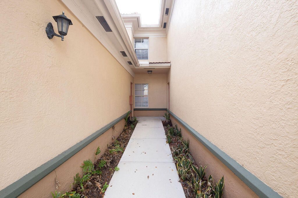 2400 Centergate Dr, Unit 202, Miramar, FL 33025 Photo