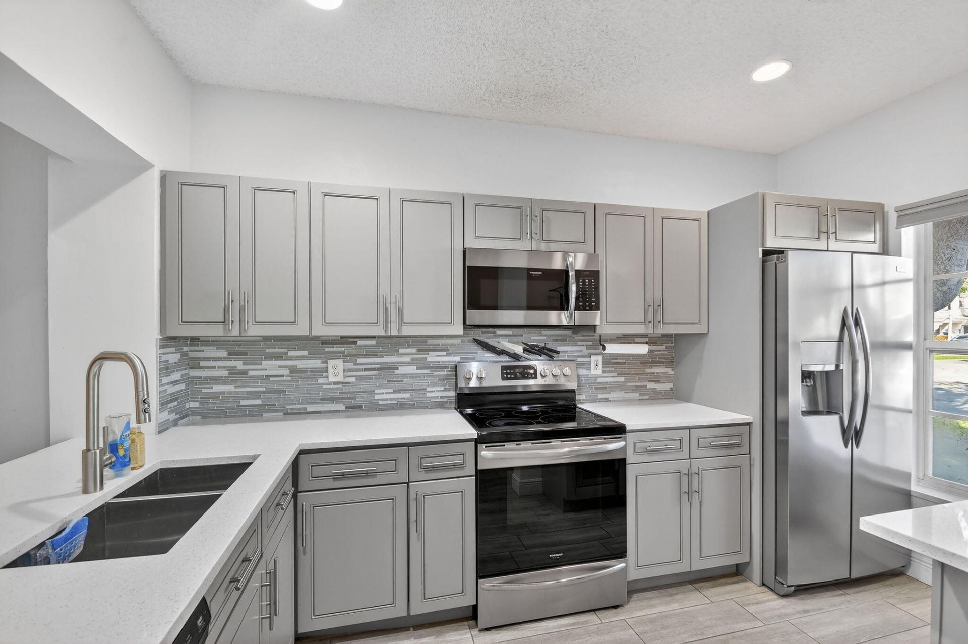 5015 Palmbrooke Circle, West Palm Beach, FL 33417 Photo