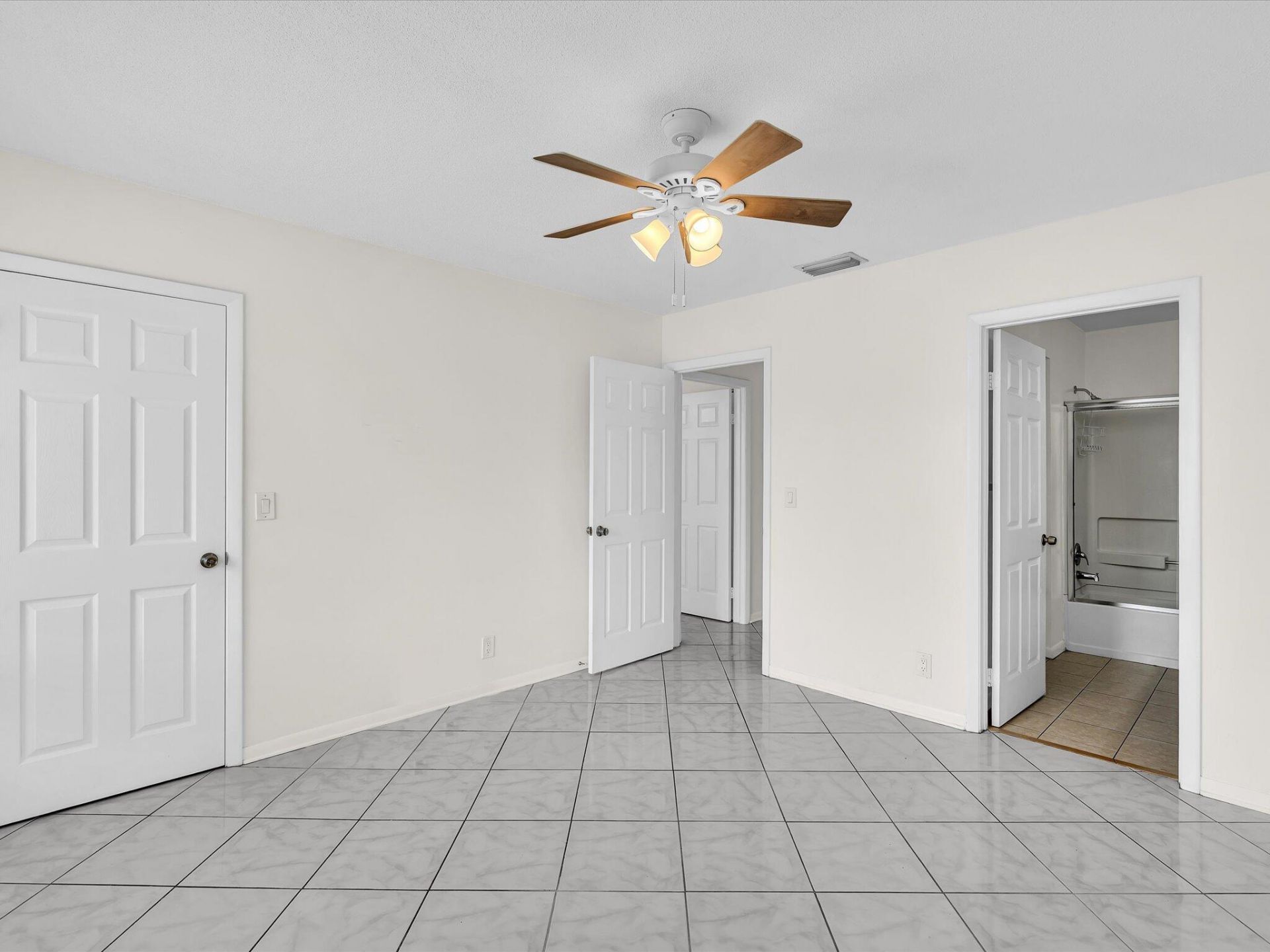 815 W Boynton Beach Boulevard, Unit 16-205, Boynton Beach, FL 33426 Photo